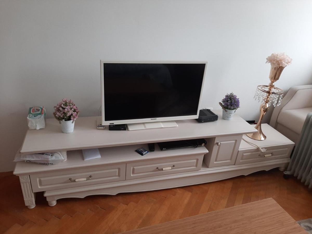 Ulpiana Apartment Centrum, Prishtine Exteriör bild
